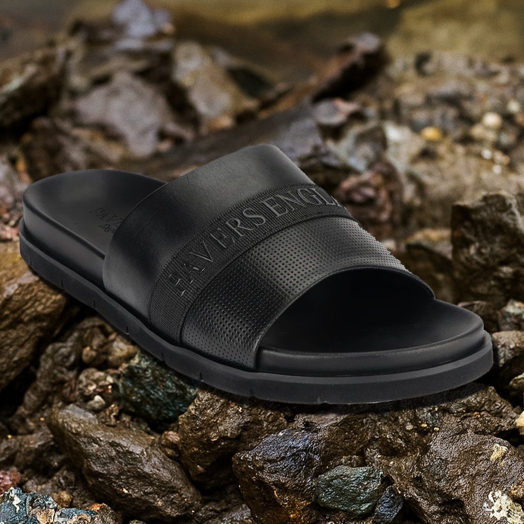 Introducing our new monsoon footwear collection: built for comfort, durability, and the Indian monsoon.
Shop now- paversengland.com/collections/me…