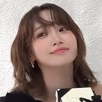 ssamachae's tweet photo. my heart just melted.. she's so adorable ☹️ https://t.co/X277eGzRgY
