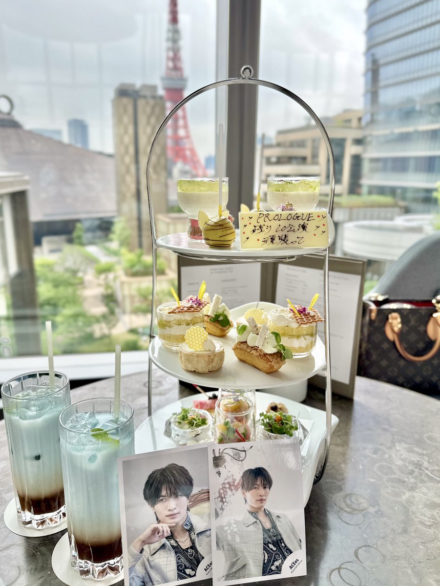 O37Ew's tweet photo. ジャヌのアフヌン🍯🌿セイボリーもドリンクも美味しすぎたからまたすぐ行きたい𐔌՞⸝⸝ʚ̴̶̷̷ · ʚ̴̶̷̷⸝⸝ ՞𐦯🩵 https://t.co/FAW38xDnT7