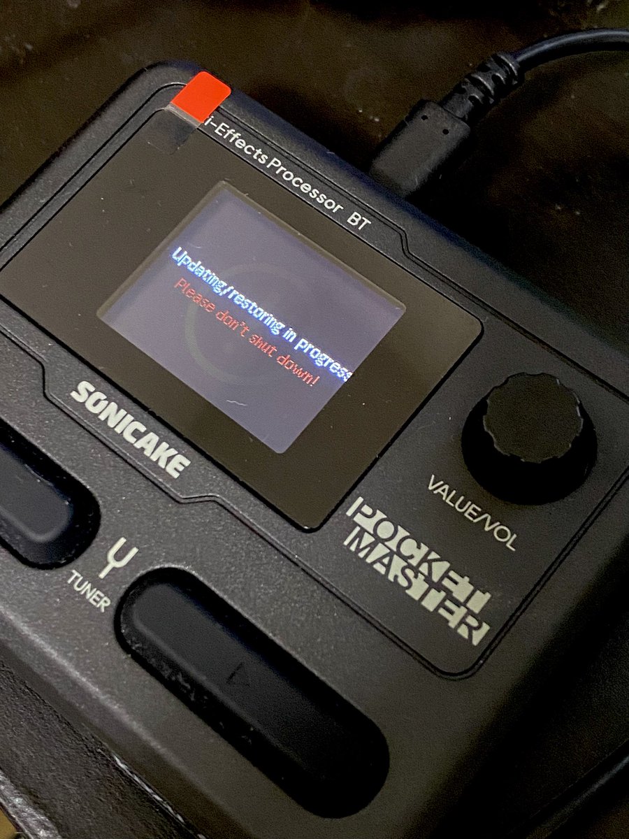 zooguitars's tweet image. 今夜はこの作業が終わったら店じまい
#pocketmaster #firmwareupdate
