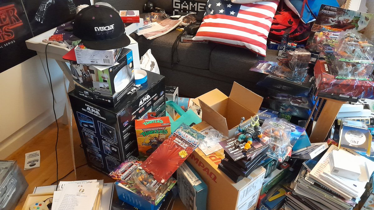 SwedishGamester's tweet image. I really, Really, REALLY need to get my #PlayRoom in order! But where do I even begin?! 😅