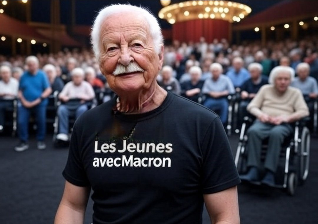 MaxiBernard 💉𝕏10 🇪🇺 🇺🇦 🇮🇱 (@maxibernard_) on Twitter photo Nous sommes bien arrivés au Cirque d'hiver pour les 10 ans des <a href="/JeunesMacron/">Les Jeunes avec Macron</a>.
1ere surprise : les JAM changent de nom et deviennent les "Jeunes en Marche".
2e surprise: le sponsor Tena offre à tous les participants son nouveau modèle "48h au sec".
En avant pour 2027 ! Nous sommes bien arrivés au Cirque d'hiver pour les 10 ans des <a href="/JeunesMacron/">Les Jeunes avec Macron</a>.
1ere surprise : les JAM changent de nom et deviennent les "Jeunes en Marche".
2e surprise: le sponsor Tena offre à tous les participants son nouveau modèle "48h au sec".
En avant pour 2027 !
