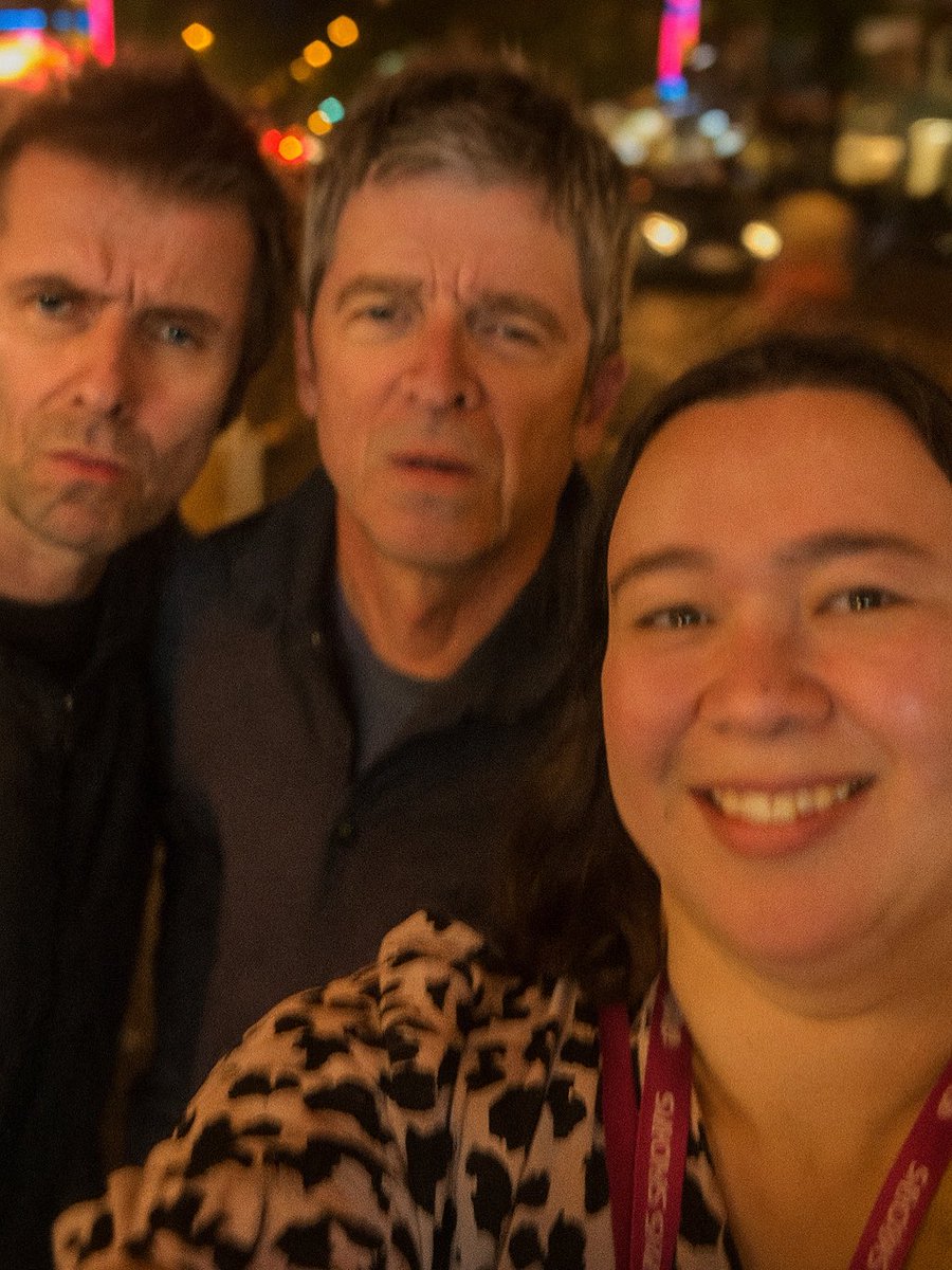 I may not have been successful getting Oasis tickets but the Gallagher brothers came to see me instead 😂😂 #Oasis25