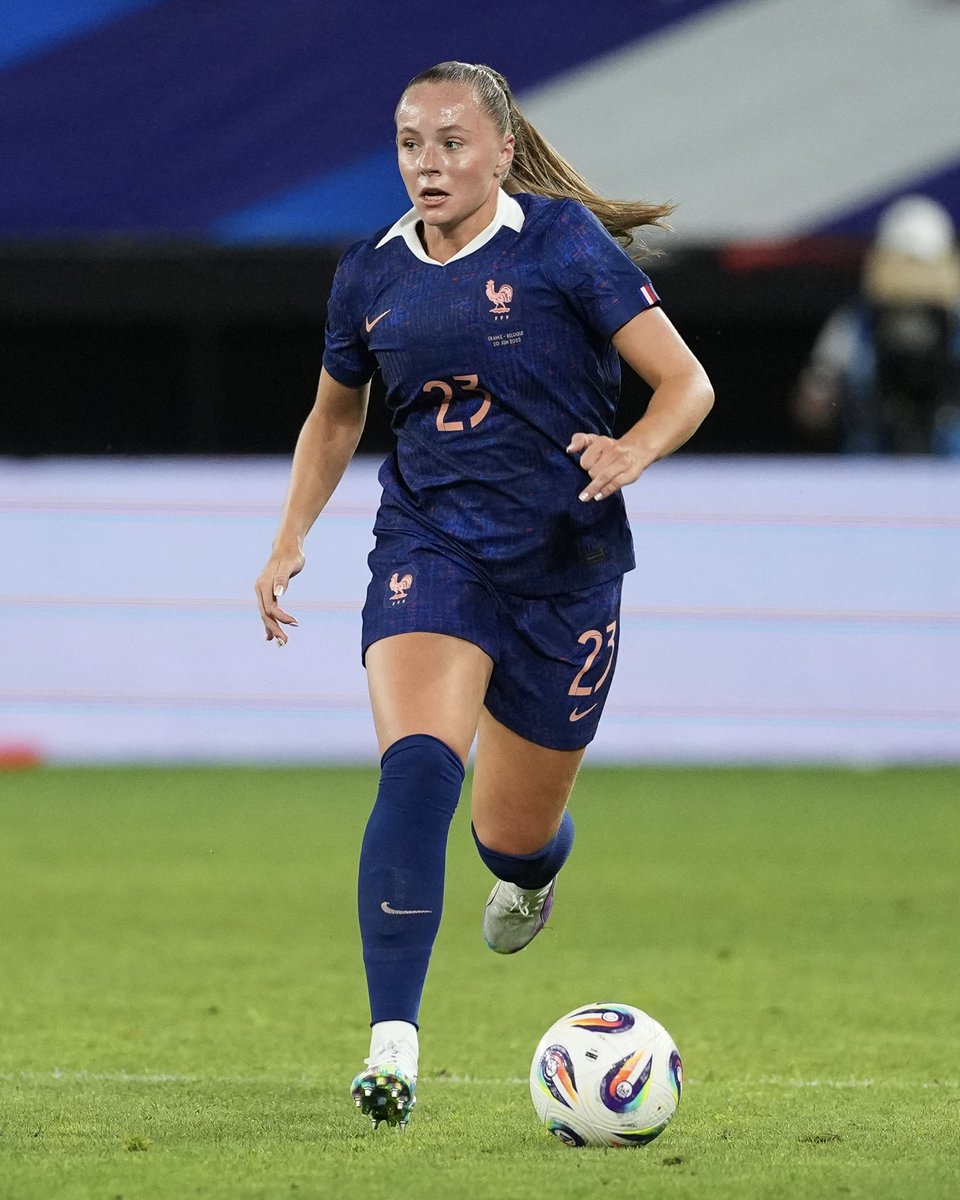 PFC_feminines's tweet image. 🔥 Grand départ de l’Euro ce soir pour nos Parisiennes Clara Mateo, Lou Bogaert et Melween N’dongala !

👊 Elles entrent en scène face à l’Angleterre, coup d’envoi à 21h !

On est derrière vous, faites nous rêver et faites briller le Paris FC 🇫🇷💙

🔵⚪ #CertifiéParis
