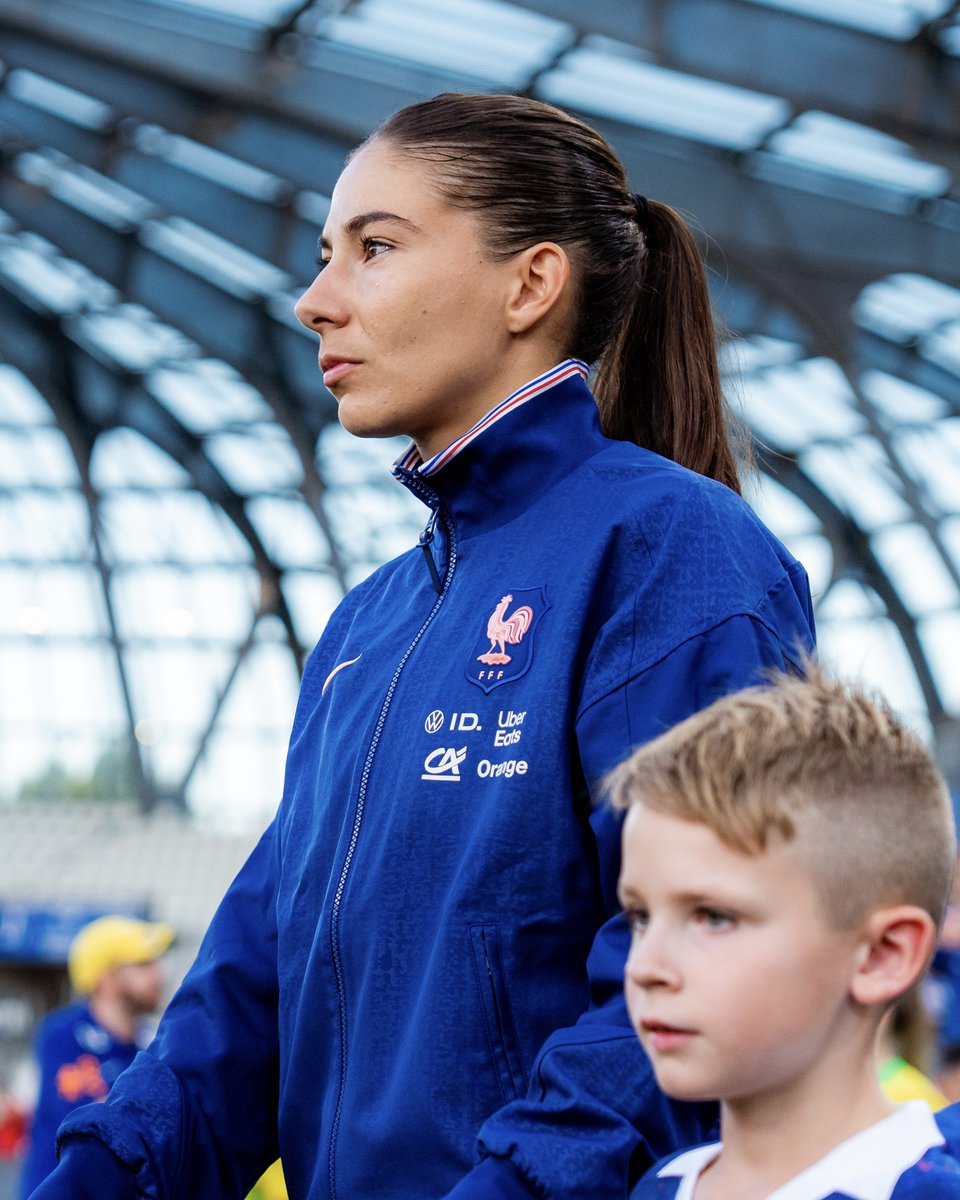 PFC_feminines's tweet image. 🔥 Grand départ de l’Euro ce soir pour nos Parisiennes Clara Mateo, Lou Bogaert et Melween N’dongala !

👊 Elles entrent en scène face à l’Angleterre, coup d’envoi à 21h !

On est derrière vous, faites nous rêver et faites briller le Paris FC 🇫🇷💙

🔵⚪ #CertifiéParis