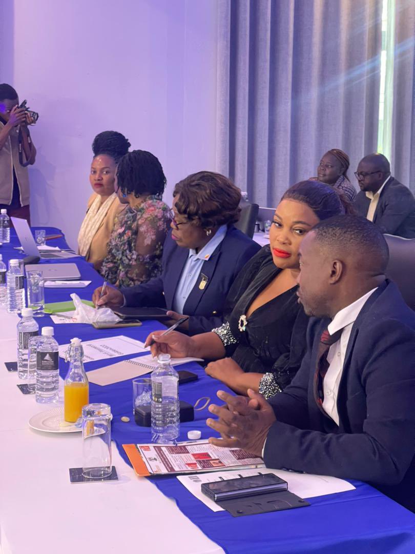 muronda_t's tweet photo. Ended our 2 days  metamorphosing women in leadership seminar.Looking forward for a great transformation as it has made our city's entire administration stronger .Women leadership is a powerful force for change that will shape Harare 's future. https://t.co/cnYYeVb9D2