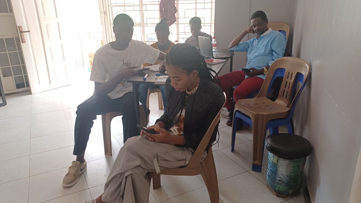 RUYANGE Jean-Fraterne 🇨🇩 (@jfruyange) on Twitter photo Just facilitated for <a href="/StreamingAsylum/">Streaming Asylum</a> a great session on Personal Branding 💡
We broke down:
✨ Who you are
🛠️ The tools you use
💬 What people say when you're not in the room
Key tips: Be real. Be consistent. Tell your story. 🎤
#PersonalBranding #Growth #Storytelling Just facilitated for <a href="/StreamingAsylum/">Streaming Asylum</a> a great session on Personal Branding 💡
We broke down:
✨ Who you are
🛠️ The tools you use
💬 What people say when you're not in the room
Key tips: Be real. Be consistent. Tell your story. 🎤
#PersonalBranding #Growth #Storytelling