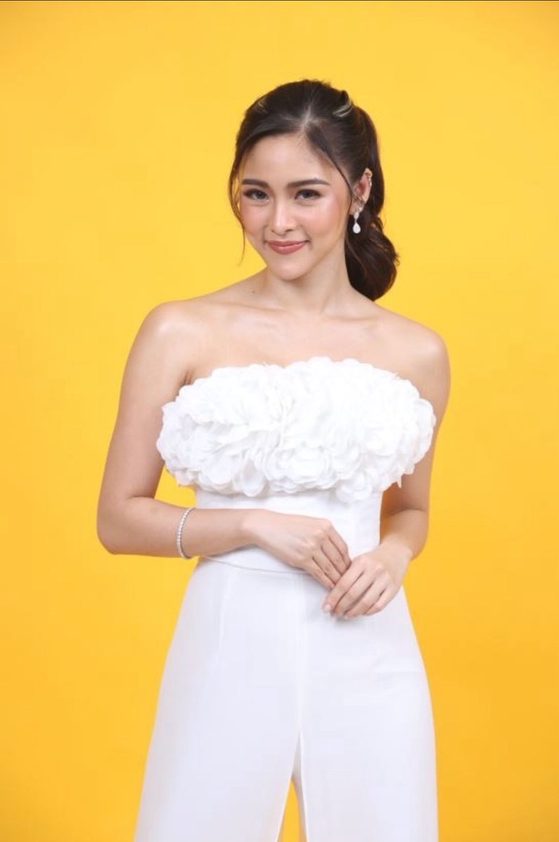 _simplyjanx's tweet photo. Once a housemate, now an icon. Kim Chiu shines where it all began. π #PBBBigNight #PBBForever
KIMCHIU AT DBIGNIGHT https://t.co/cP1PquAllS