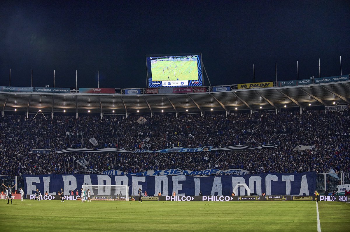 Buen día para todos aquellos que no perdieron una final nunca contra su clásico🤝. 5/7/98
