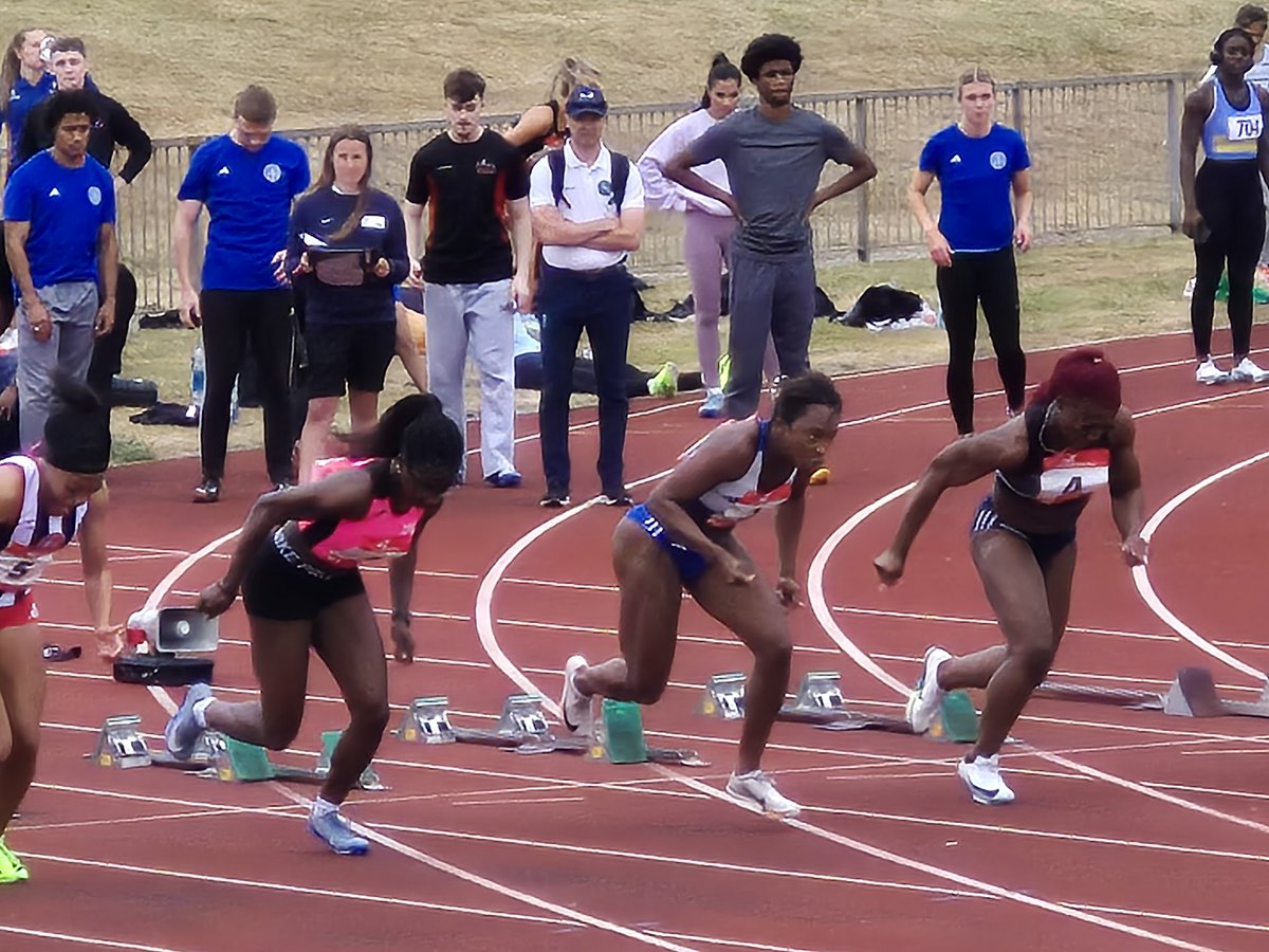 glasgow_jaguars's tweet image. @glasgow_jaguars 100m Stewart, Struan, Kishi, Lucy.
@JomaSportUK @Nat_Ath_League @scotathletics @PeopleMakeGLA