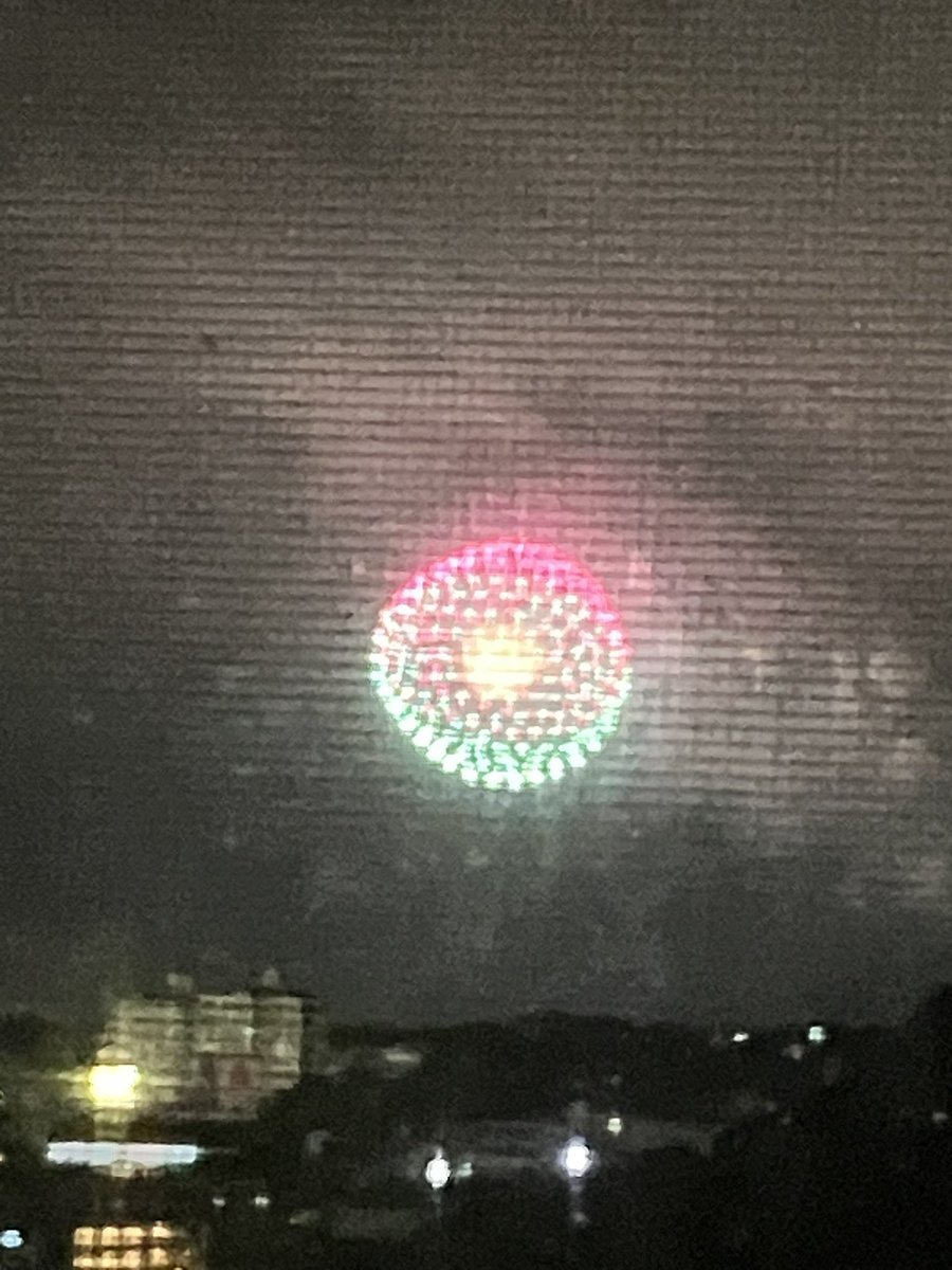 myunkoro's tweet photo. 今日はアメリカ独立記念日の花火が上がってるね！ https://t.co/YWI5j1Vm4H
