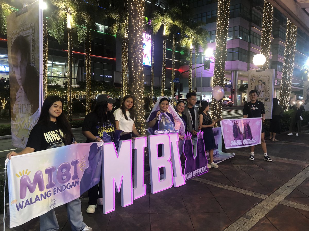 TeamMiBiOFC_'s tweet image. Team MiBi are ready for you Mika and Bianca💜

#PBBCollabBigNight 
#MiBi @biancadeveraa @mikslmnc