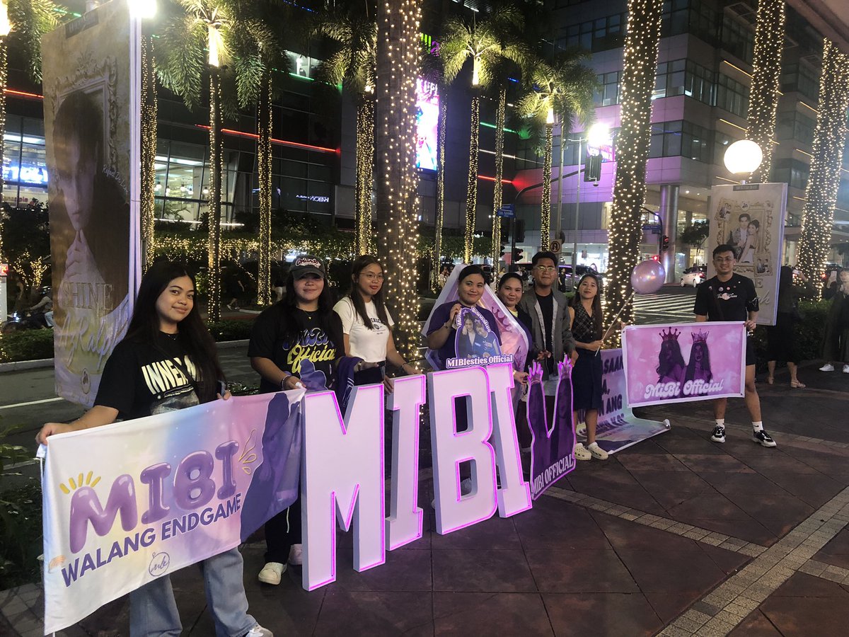 TeamMiBiOFC_'s tweet image. Team MiBi are ready for you Mika and Bianca💜

#PBBCollabBigNight 
#MiBi @biancadeveraa @mikslmnc