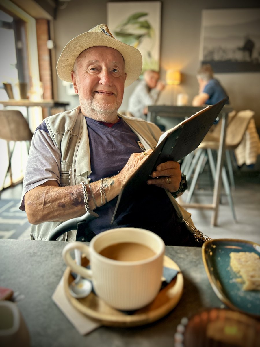The_RE_LE's tweet image. This is my dad: my hero, my mentor, &, let’s be honest, the best friend I never had to bribe for advice. Spending time with him, swapping stories, and catching up on life’s chaos is honestly one of my favorite things - especially when l consider the mountain of challenges he’s…