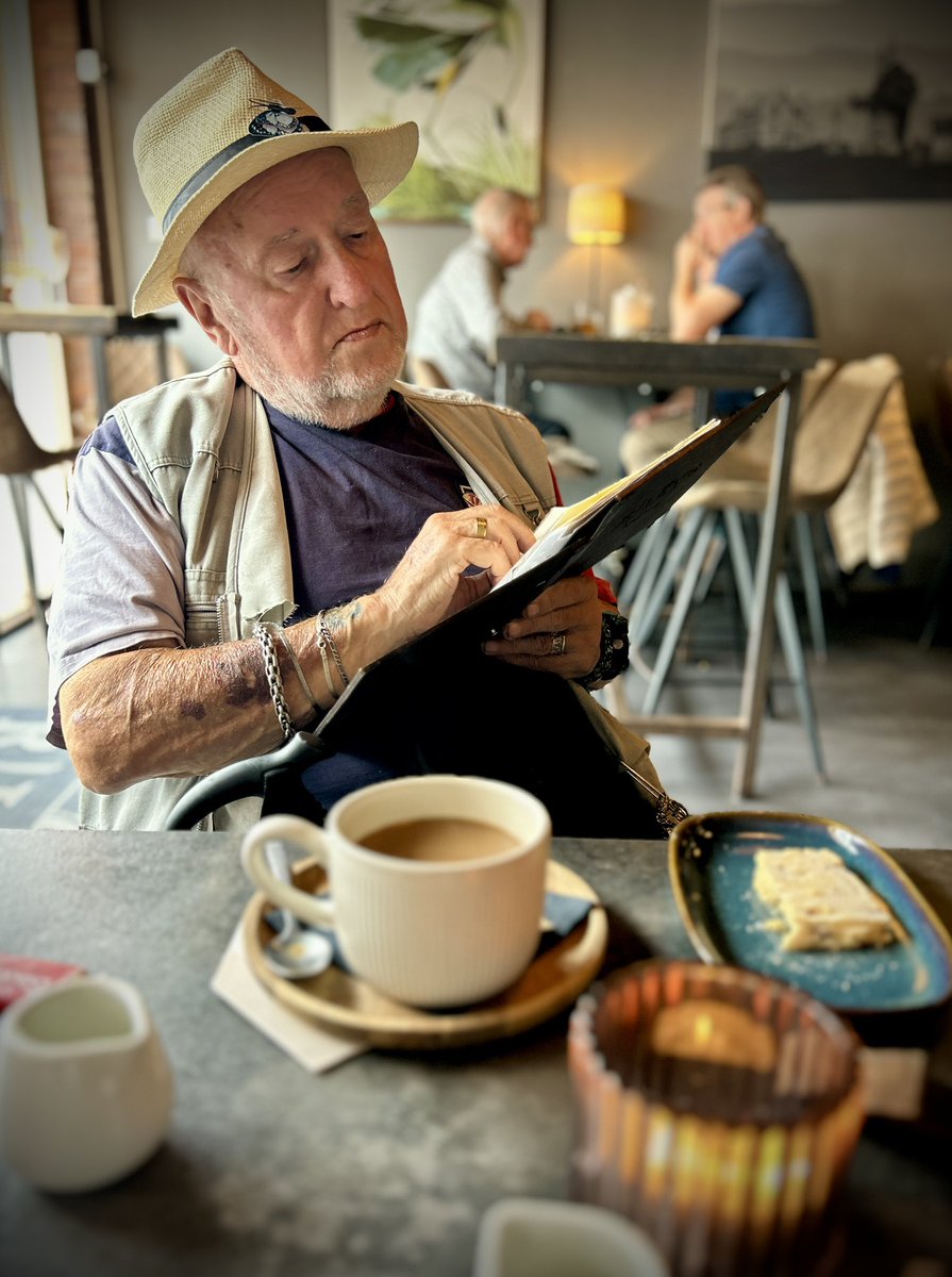 The_RE_LE's tweet image. This is my dad: my hero, my mentor, &, let’s be honest, the best friend I never had to bribe for advice. Spending time with him, swapping stories, and catching up on life’s chaos is honestly one of my favorite things - especially when l consider the mountain of challenges he’s…