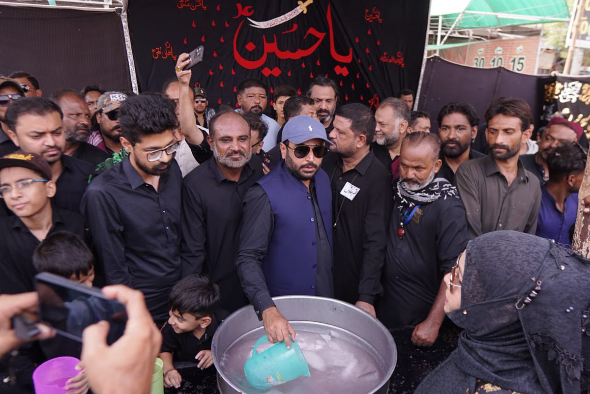 Visited the main procession at Latifabad Unit.10 along with Faisal Abdul Jabbar Khan, Zahoor Ahmed Lakhan MC HMC, and other concerned officials to review and ensure proper arrangements for cleanliness, security, and other essential services.