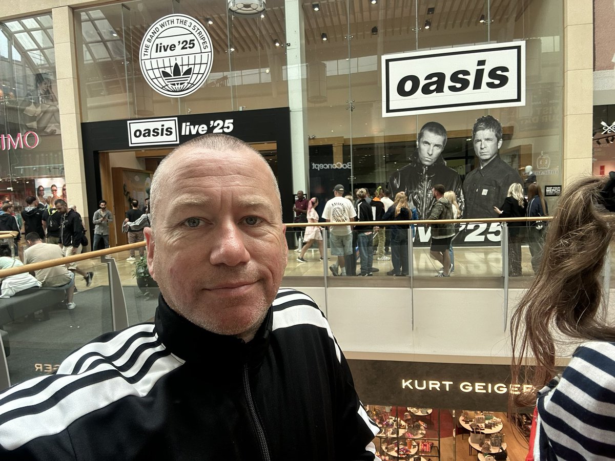BrianDicko's tweet photo. Lad and dad @oasis @odicko47 https://t.co/xbBLG6rmdY