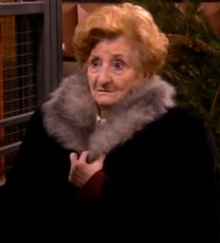 — ¿Qué te parece la novia de tu nieto?
— Me gusta más la otra.