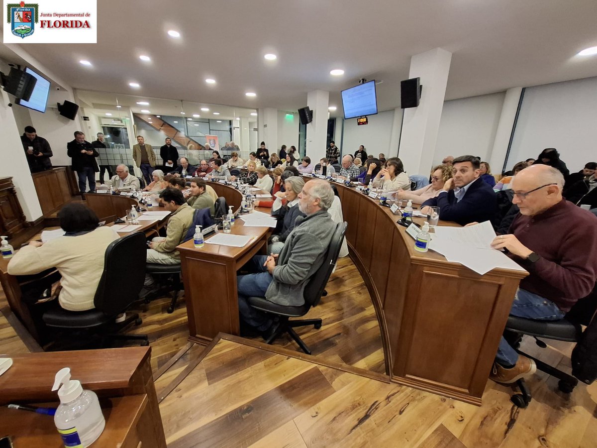 Se aprobó solicitud de anuencia para celebrar convenio con la OPP con el objeto de brindar apoyo a proyecto presentado por el Municipio de Casupá. Unanimidad 31.