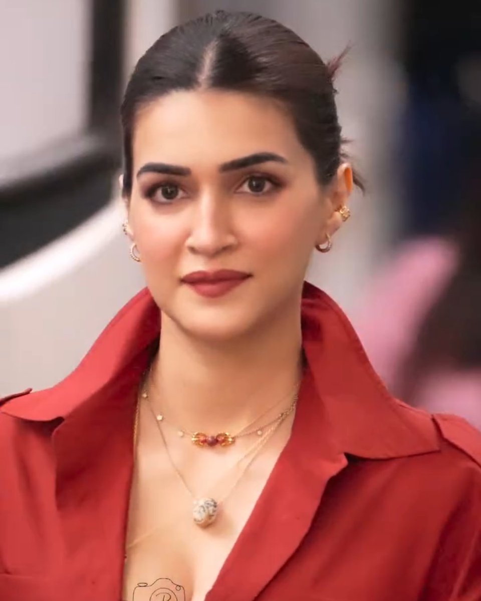 loml spotted for Hyphen's new product launch event ❤️
#KritiSanon