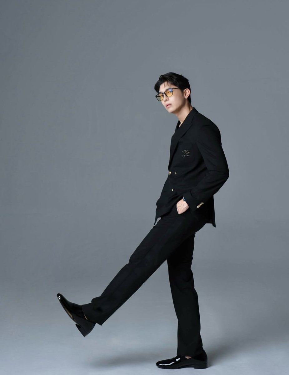 L❤️VEdontcost247🍳🦁 (@lvedontcost247) on Twitter photo Mew is out here stepping on people's necks!!!🔥🔥🔥🔥🔥 He looks absolutely INCREDIBLE!
✨️Classy, sleek, and expensive!
😍
<a href="/MSuppasit/">mewsuppasit</a> <a href="/giuseppezanotti/">Giuseppe Zanotti</a> #MewSuppasit #giuseppezanotti
Go check out his IG for more pics 😍😍 Mew is out here stepping on people's necks!!!🔥🔥🔥🔥🔥 He looks absolutely INCREDIBLE!
✨️Classy, sleek, and expensive!
😍
<a href="/MSuppasit/">mewsuppasit</a> <a href="/giuseppezanotti/">Giuseppe Zanotti</a> #MewSuppasit #giuseppezanotti
Go check out his IG for more pics 😍😍