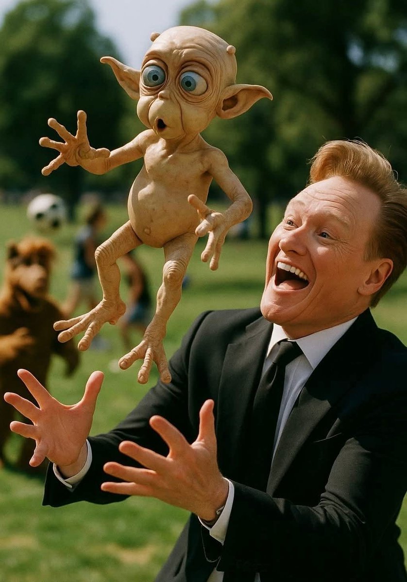 Phez2629's tweet photo. @ConanOBrien looks like he's having a great summer with @paulruddcom https://t.co/QL8C4Tpvly