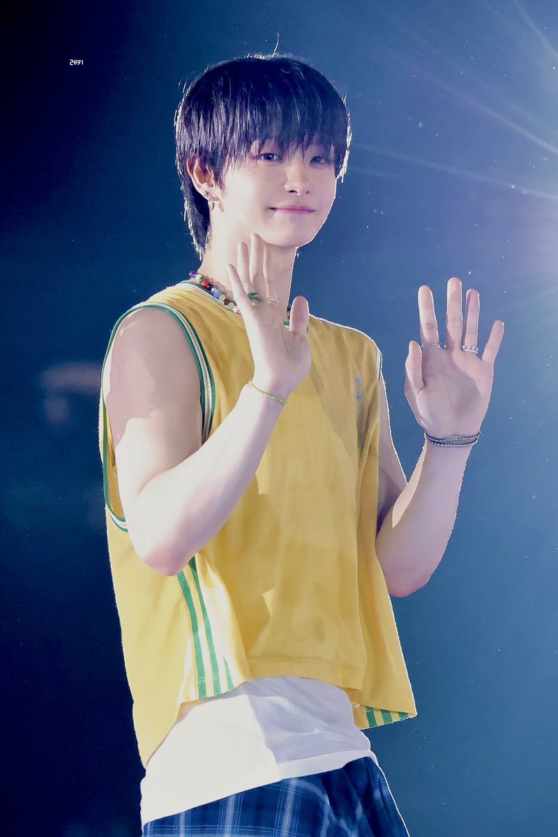 reikiki_00's tweet photo. 250705 

💛👋💛

#지훈 #JIHOON #ジフン 
#트레저 #TREASURE https://t.co/J6LQQd8NRM