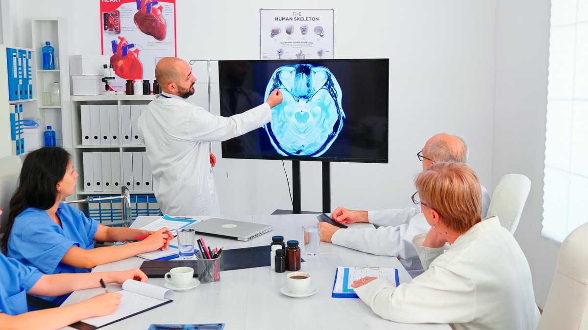 Uzun süreli hafızayı güçlendirmek için doğru miktarda #uyku almanın neden önemli olduğunu, uykuya dalmakta zorluk çekiyorsanız ne yapmanız gerektiğini, gece uykunuzu iyileştirmek ve rahatlamanız ile uykuya dalmanıza yardımcı olacak ilaç dışı yaklaşımları öğrenmek şart #hayatsenin