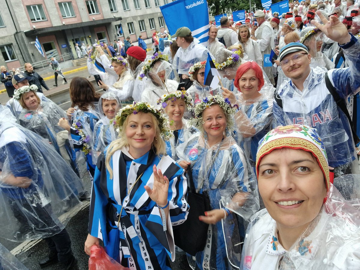 KarmenJoller's tweet image. Choir of Parliament of Estonia is ready to sin at the Song Festival. Estonia has held Dance and Song Festivals since 1869 - this is show of our culture, of our unity. And part of UNESCO world heritage.