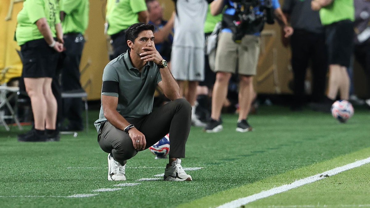 diegofirmino's tweet photo. Sei que muitos por aqui adoram pegar só os recortes que interessam pra encher o saco.

Mas vou repetir pela 82.726.543ª vez:

O Abel só sai do Palmeiras se ele pedir o boné ou optar por não renovar.
A diretoria tem total confiança na comissão

+ Segue mais... 👇🏽 https://t.co/OSJUlJIGRi