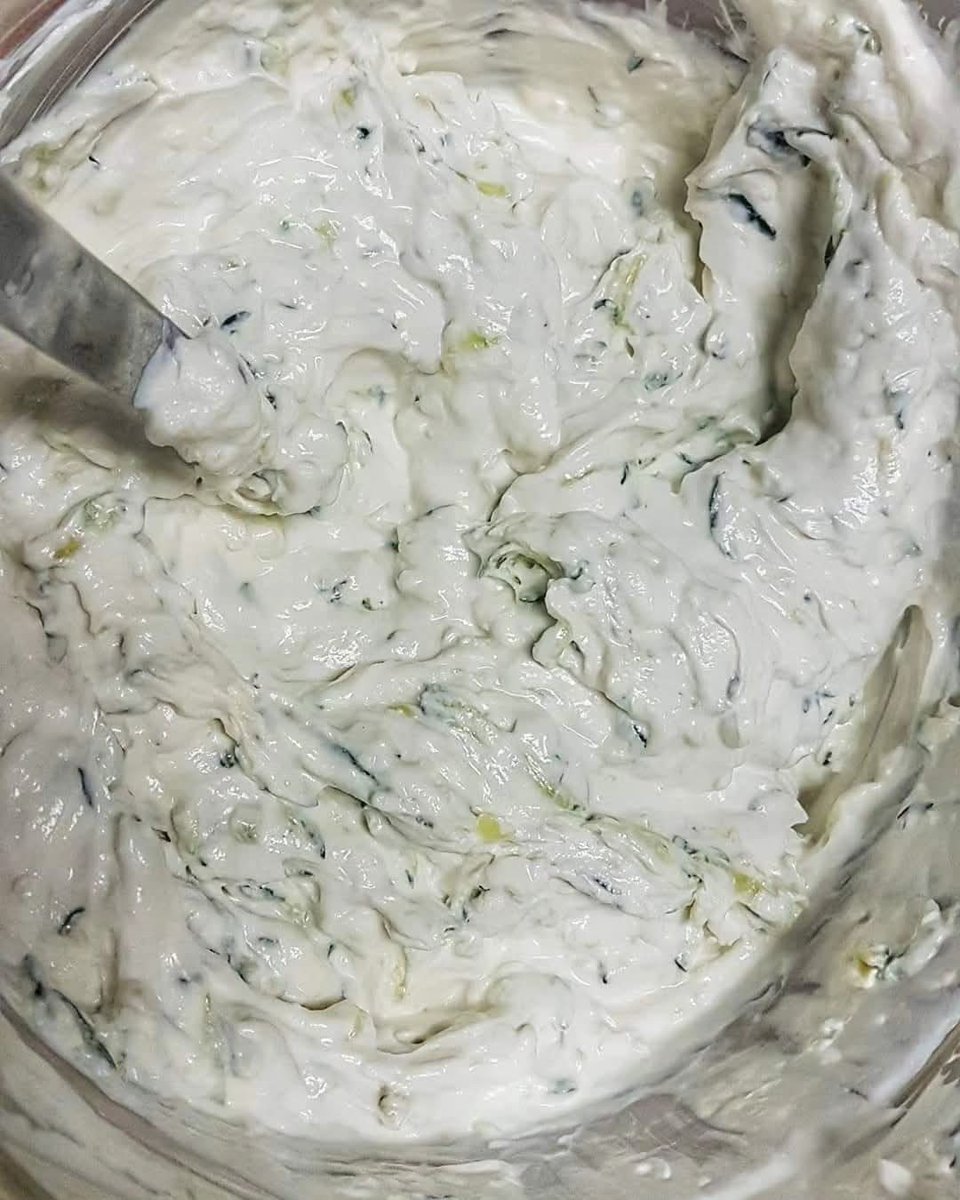 kalofagas's tweet photo. It ain't summer without Tzatziki.

Recipe at [tap in bio]
https://t.co/gnxnNaDSlH

#yogurt #fullfat #fage #garlic #vinegar #dill #evoo #condiments #greekfood #mediterraneanfood #mediterranenandiet https://t.co/WIvSHof54W