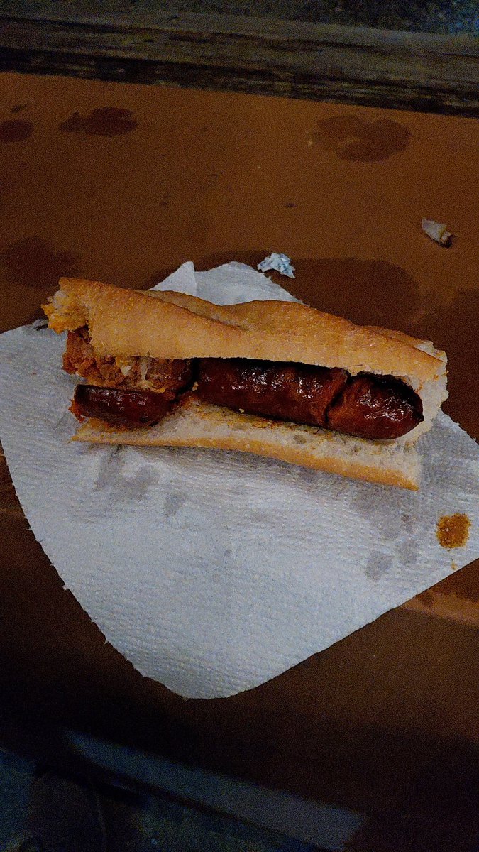 manu__martinm's tweet image. El bocadillo de las 4:30am, la verdadera salud