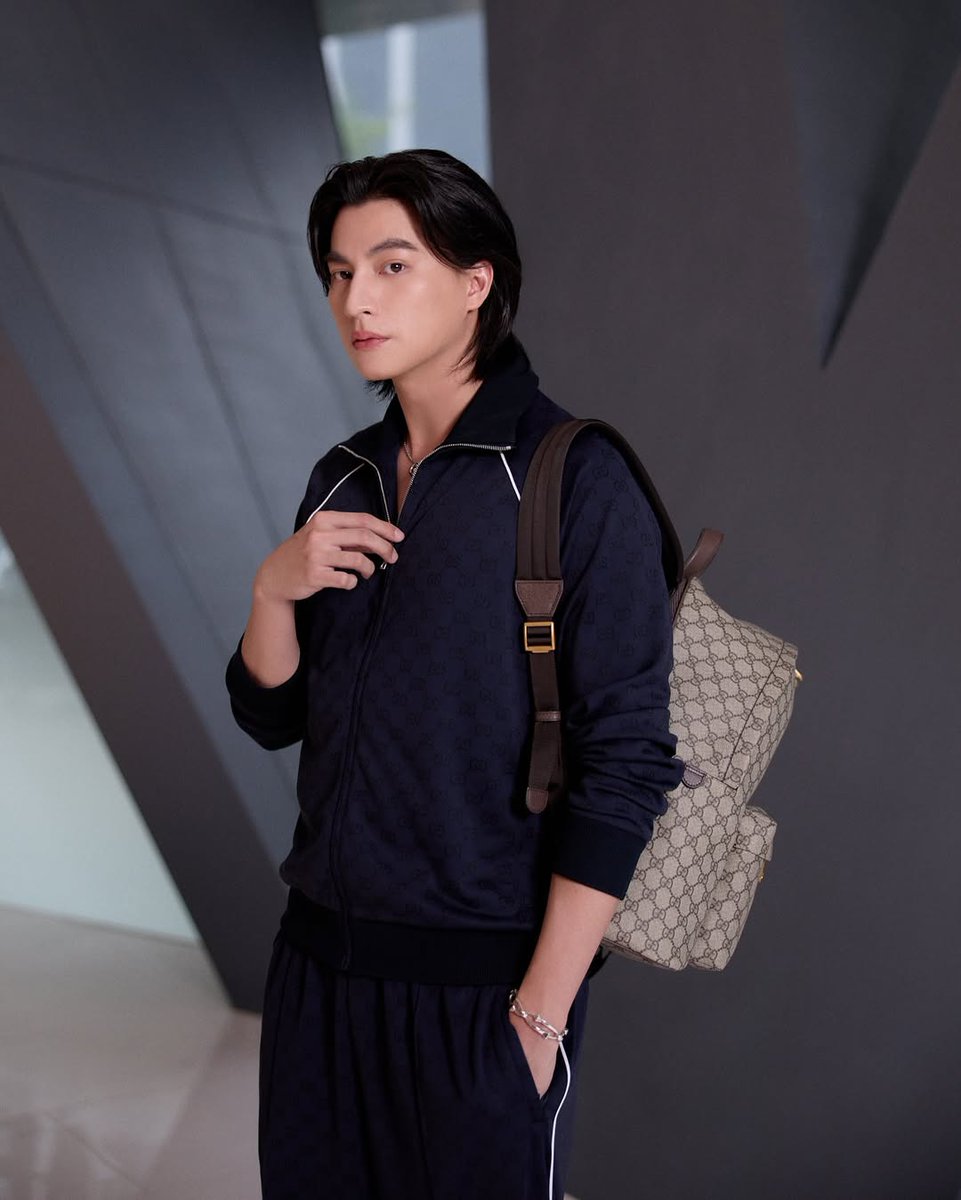 Gulfkanawutofc's tweet photo. ▶️ IG : GULFKANAWUT 

              🖤❤️💚

#guccivaligeria
#GulfKanawut
#Gucci
#GulfBAGucci https://t.co/cdlPjjQzyD