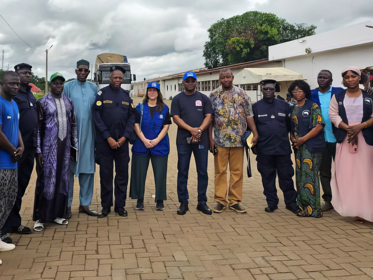 OIM Guinée (@oimguinee) on Twitter photo Mission <a href="/OIMGuinee/">OIM Guinée</a> – <a href="/AgenceSecurite/">Agence Nationale de Sécurité Sanitaire</a> à Forécariah du 2 au 13 juillet, pour renforcer la préparation et la réponse face à l’épidémie de #Mpox dans les zones frontalières et insulaires.
Visites de terrain, appui matériel, formations et échanges avec les autorités locales. Mission <a href="/OIMGuinee/">OIM Guinée</a> – <a href="/AgenceSecurite/">Agence Nationale de Sécurité Sanitaire</a> à Forécariah du 2 au 13 juillet, pour renforcer la préparation et la réponse face à l’épidémie de #Mpox dans les zones frontalières et insulaires.
Visites de terrain, appui matériel, formations et échanges avec les autorités locales.