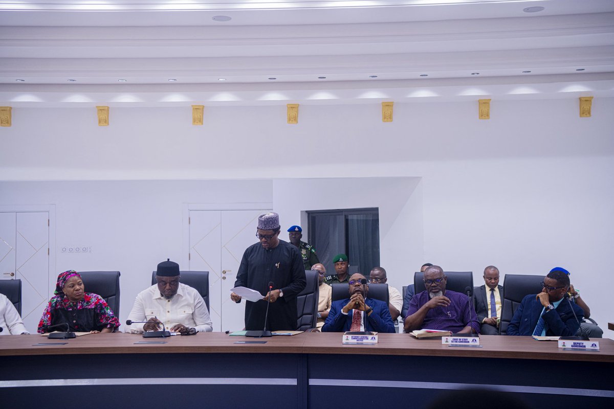 Within the framework of this partnership, a month-long farmers' enumeration and onboarding process was conducted across the 18 local governments of the State, with more than 11,000 farmers onboarded for coffee farming, mostly women farmers. 

2/4