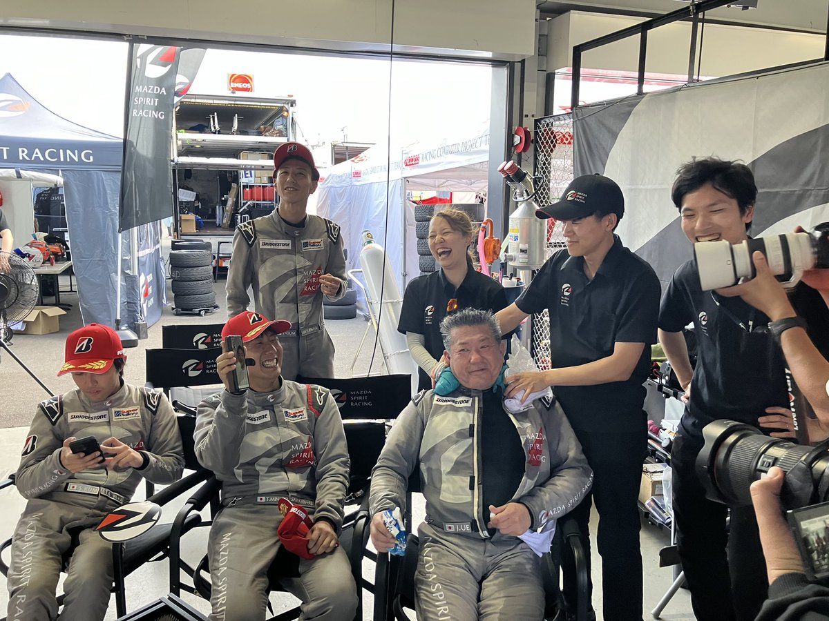 MAZDA_SPIRIT_R's tweet photo. ◇【S耐@SUGO】レース速報-🥇優勝🥇-◇
4時間のレースが幕を閉じました🏁
120号車は念願の初優勝🏆🏆🏆
初優勝です!!!!
皆様、沢山の応援ありがとうございました🎌
優勝の瞬間をご覧ください!!
上田選手、ナイスランでした!!
#MAZDA_SPIRIT_RACING #MAZDA #マツダ #S耐 #SuperTaikyu #共に挑む #S耐への道 #チャレンジプログラム