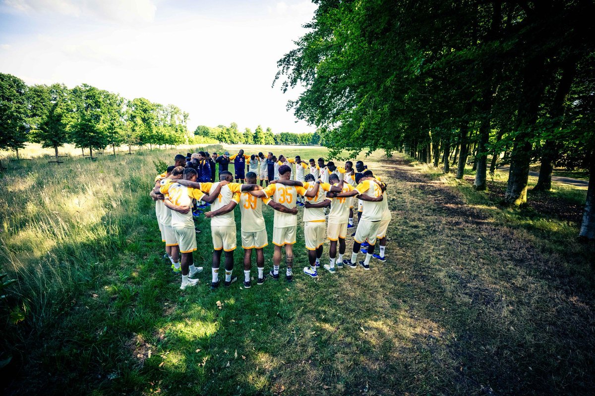 Naboke begijima ehlathini futhi... 😆 🤣