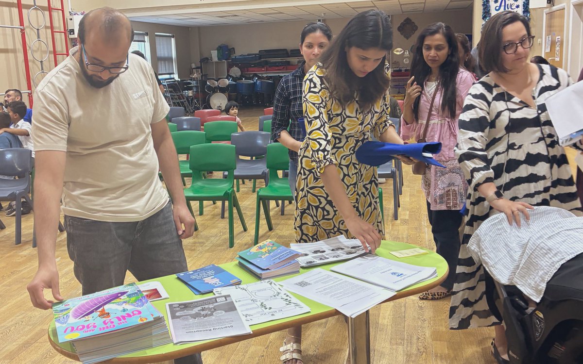 JoPetersEYFS's tweet image. A brilliant transition week at Eden. Home visits, stay and play and our welcome to school meeting.
We shared our family support- coffee mornings, food banks, family hubs, cultural and workshop events. Top tips to support early language. Free books! 📚
#familyandcommunity