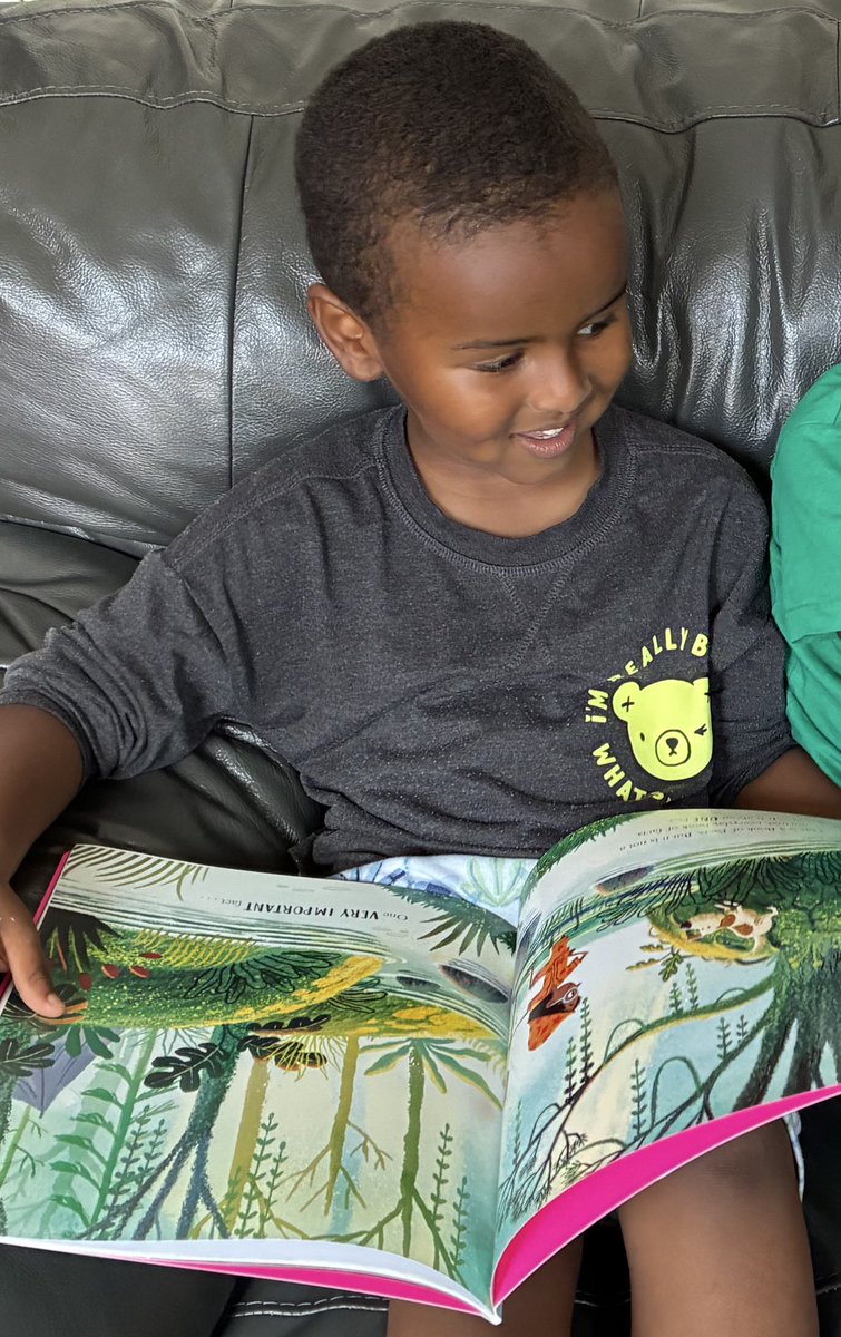 JoPetersEYFS's tweet image. A brilliant transition week at Eden. Home visits, stay and play and our welcome to school meeting.
We shared our family support- coffee mornings, food banks, family hubs, cultural and workshop events. Top tips to support early language. Free books! 📚
#familyandcommunity