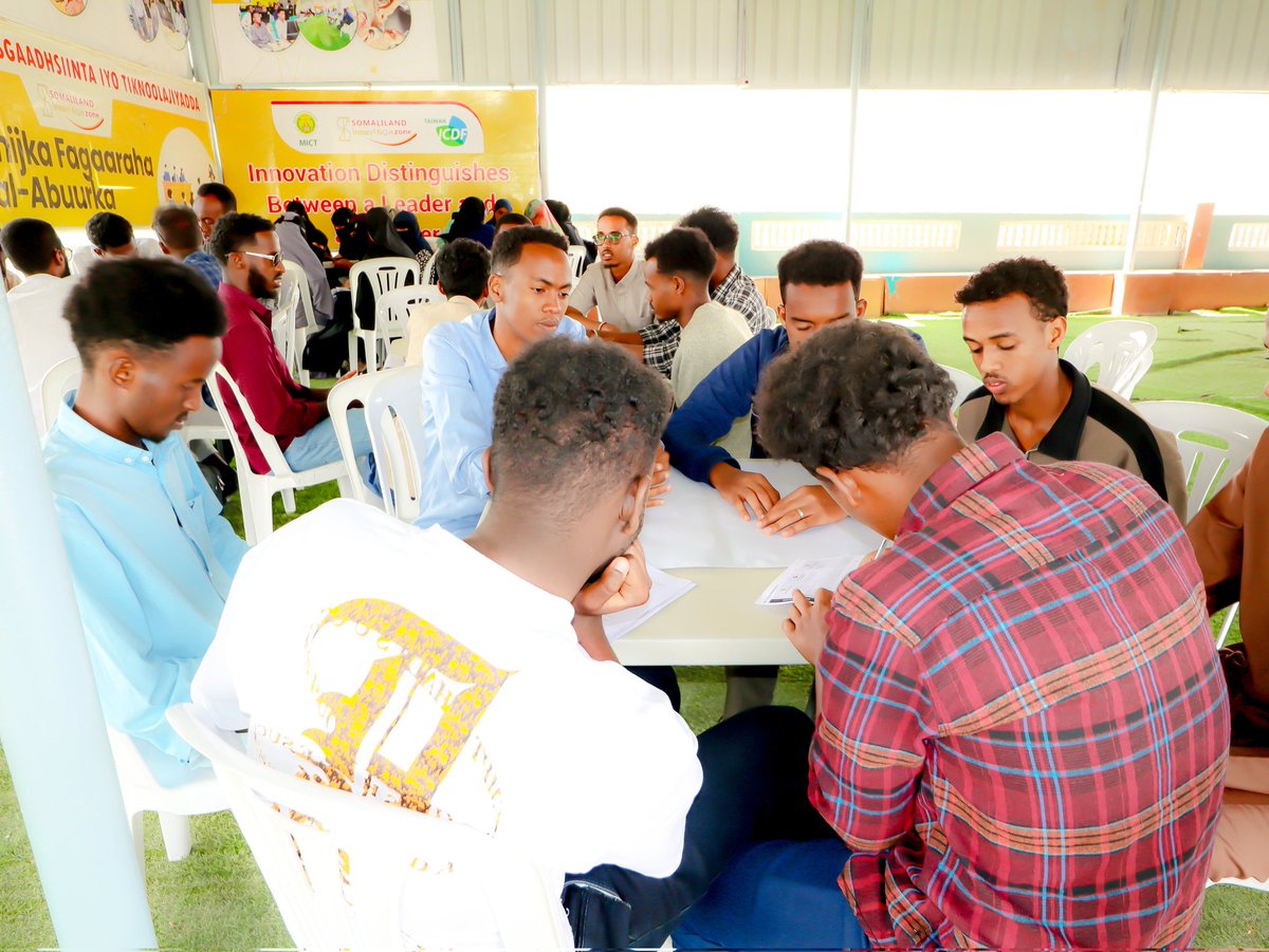 SomalilandZ's tweet photo. The Somaliland Innovation Zone organized a mentorship and coaching training on entrepreneurship, creativity, and innovation for university students across the country.

#MICT
#SIZ
#TaiwanICDF 
#Training https://t.co/8s5W0IVnKk