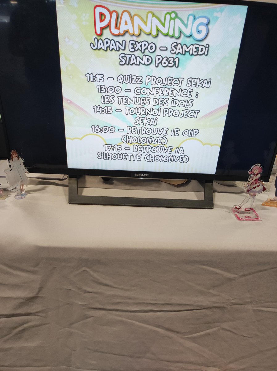 La commu Hololive, on vous attend sur le stand d'<a href="/UnitedGlowStick/">United GlowStick</a> cet aprem !