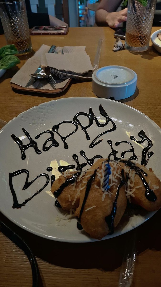 weongkicil's tweet photo. gak nyangka bakalan dikasih surprise sama kalian 🥺 lofyu sekebon anjir 🥺🫶🏻 @hoonectart @karainim @podsaftersan https://t.co/XkJKky3cFH