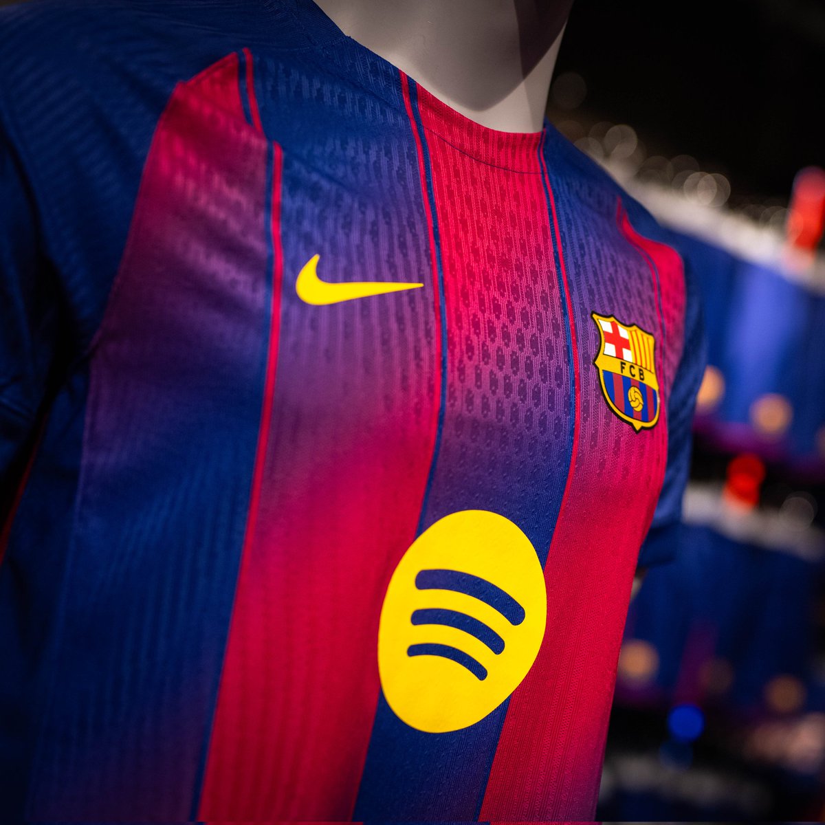 fcbarcelona_ara's tweet photo. العشق الأول والأخير 💙❤️ https://t.co/xpcr6Nysls