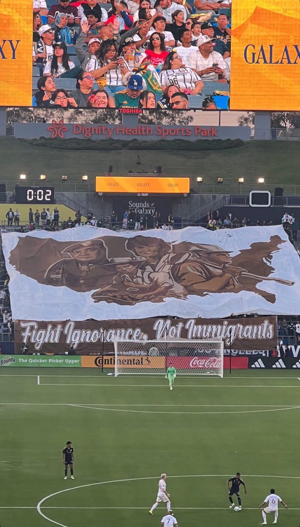 Antifa_Ultras tweet media