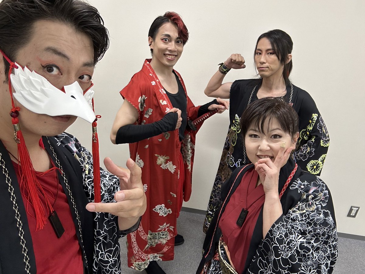 デザインフェスタ屋上でのパフォーマンス、無事終わりましたー🎵
お集まりいただいた皆様、ありがとうございました！

炎天下のパフォーマンスでHPあと２です、、、(ｱｾﾀﾞｸ)
新衣装の御披露目でしたが、好評でしたよ(^^)

#紅桜剣舞会
#デザフェス61