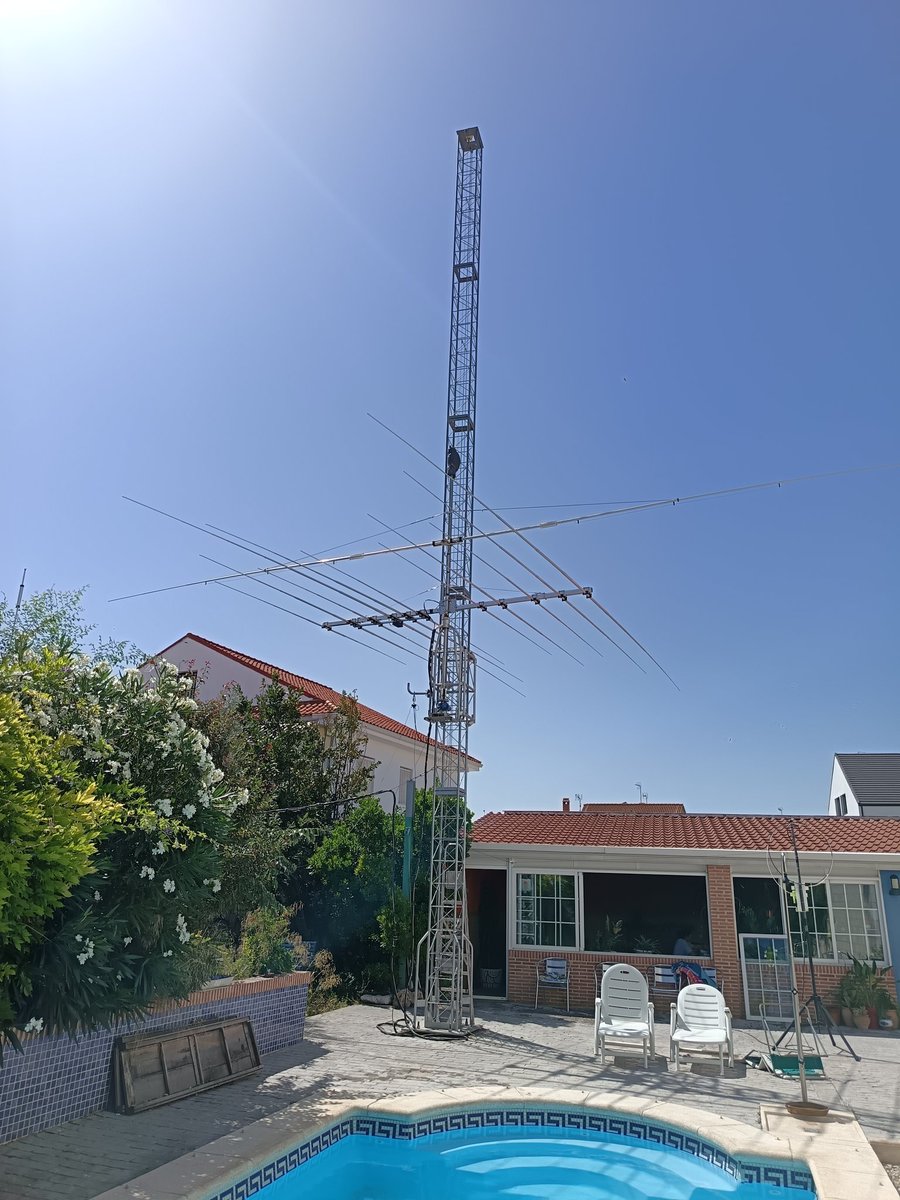 Por fin está montada la nueva antena,5 bandas 11 elementos.