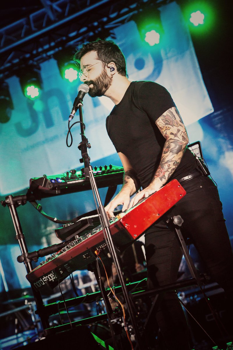 🕯️🥳[BIRTHDAY BOY]🥳🕯️
Today we are celebrating the birthday of our loved keyboardist, the one and only, André !! 🔥
Love you irmão !❤️

📸@new_photos_rushs 

#birthday #birthdayboy #keyboardist #reaven #reavenmusic #reavolutiontour #happybirthday #rock #live #life #love