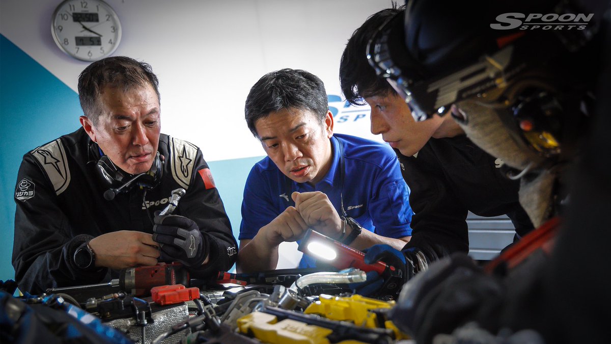 【決勝速報】
小出選手から山田選手、西村選手へと繋ぎ順調に周回を重ねるも、残り1時間でまさかのエンジントラブル。
ピットイン後、原因特定を試みるも時間内の復旧は叶わず、無念のリタイアとなりました。

#S耐 #SpoonSports #honda