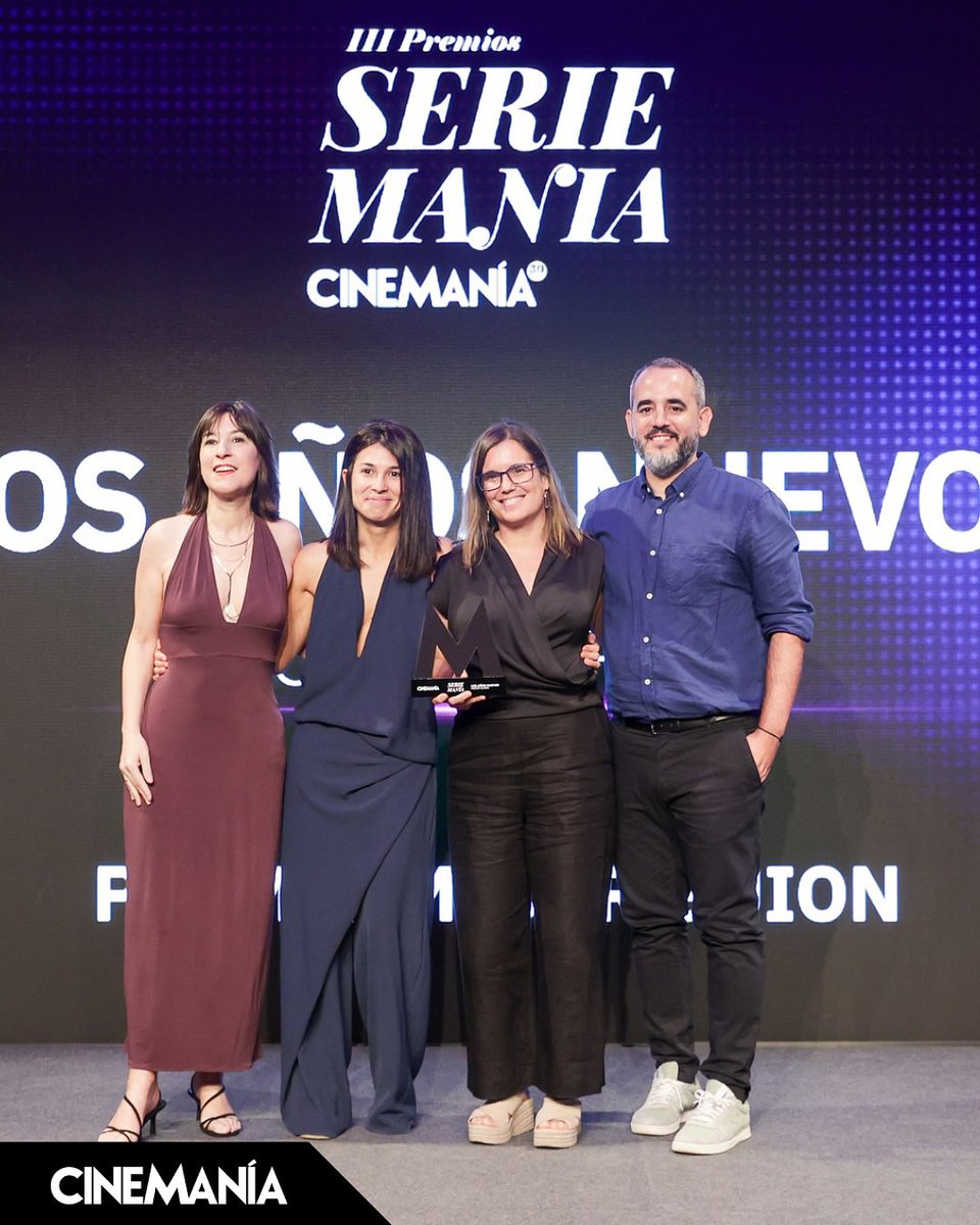 #LosAñosNuevos 💙
🏆 Mejor Guion ✍️
#PremiosSeriemanía ✨ <a href="/CINEMANIA_ES/">CINEMANIA_ES</a> • <a href="/DAMAUTOR/">DAMA</a>