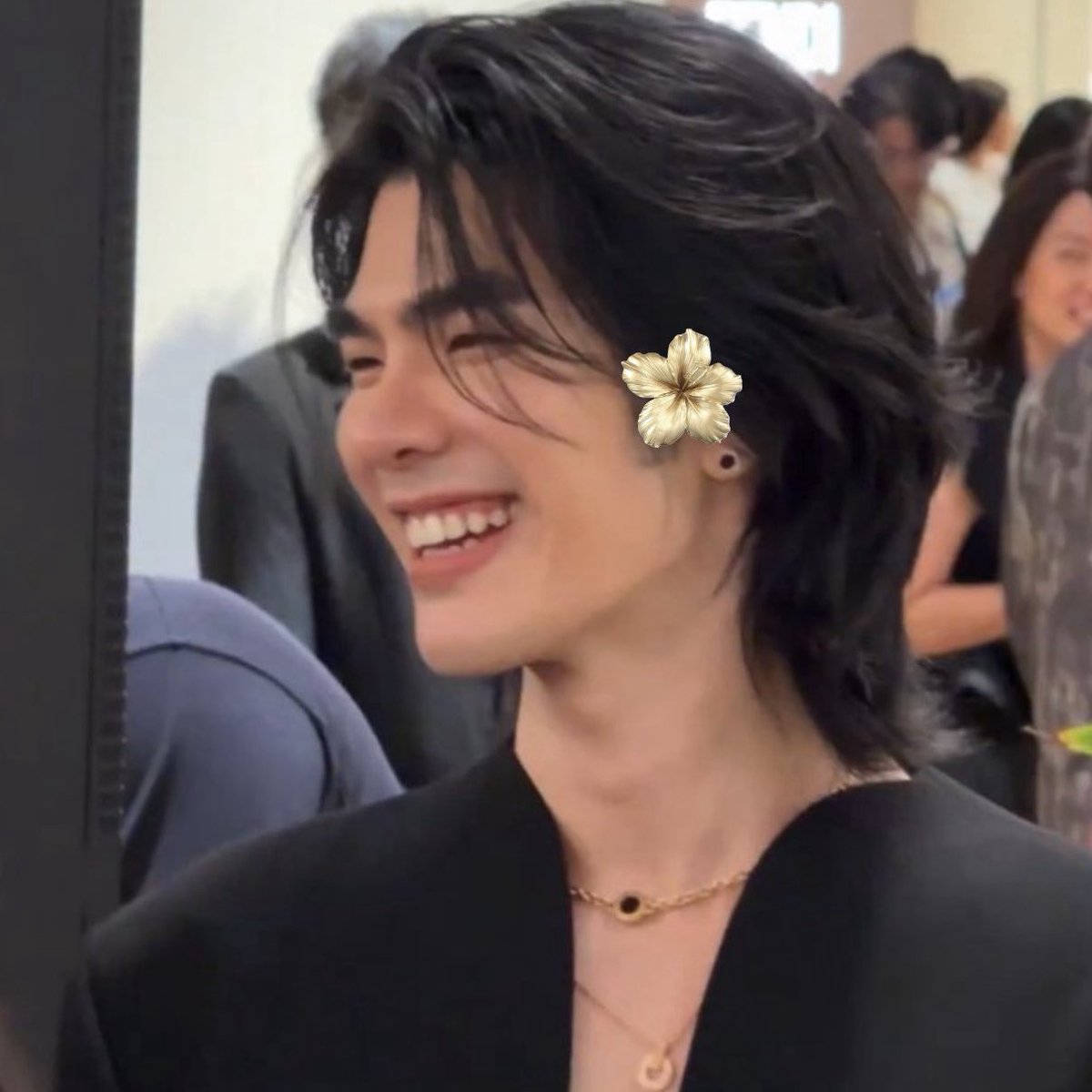 #GreenyRoseSelcaDay ✨

— <a href="/milephakphum/">mile phakphum</a> #MilePhakphum —